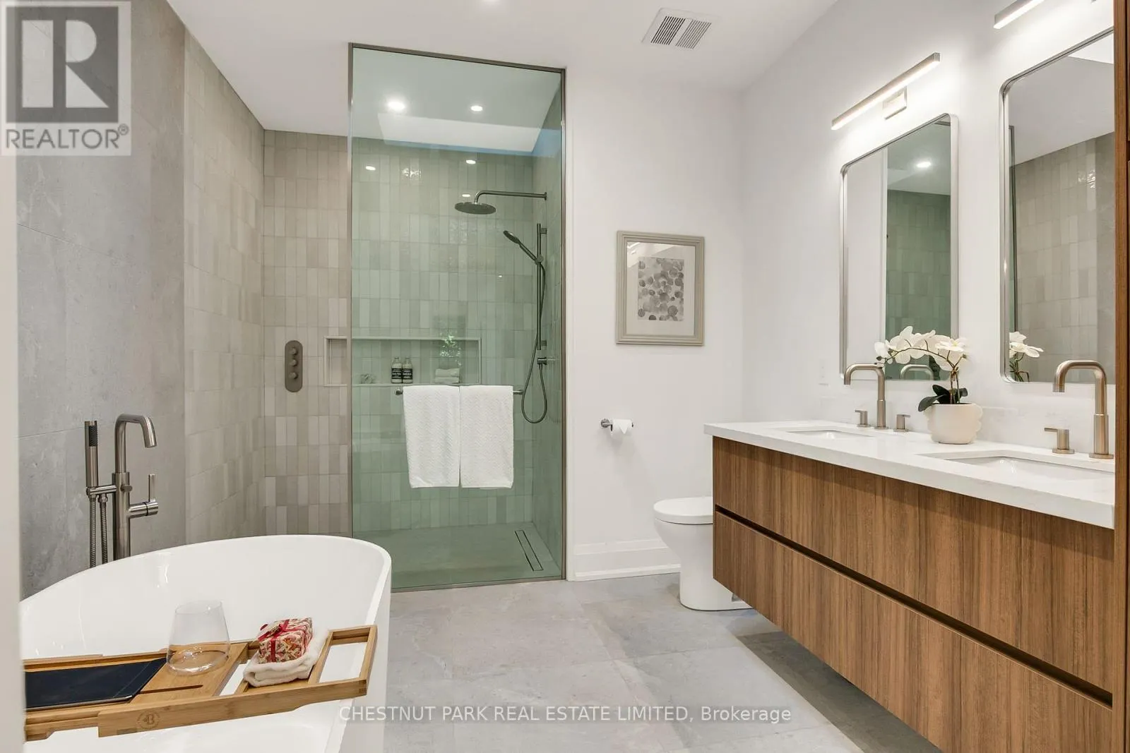 1031 SPADINA ROAD