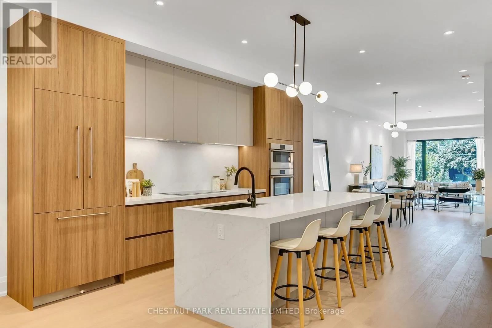 1031 SPADINA ROAD