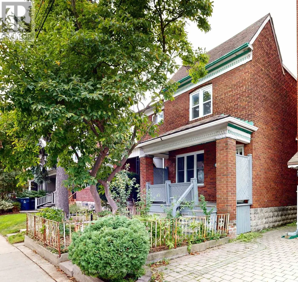 196 MARKHAM STREET