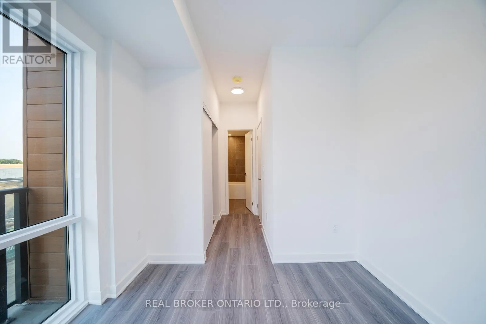 165 - 67 CURLEW DRIVE