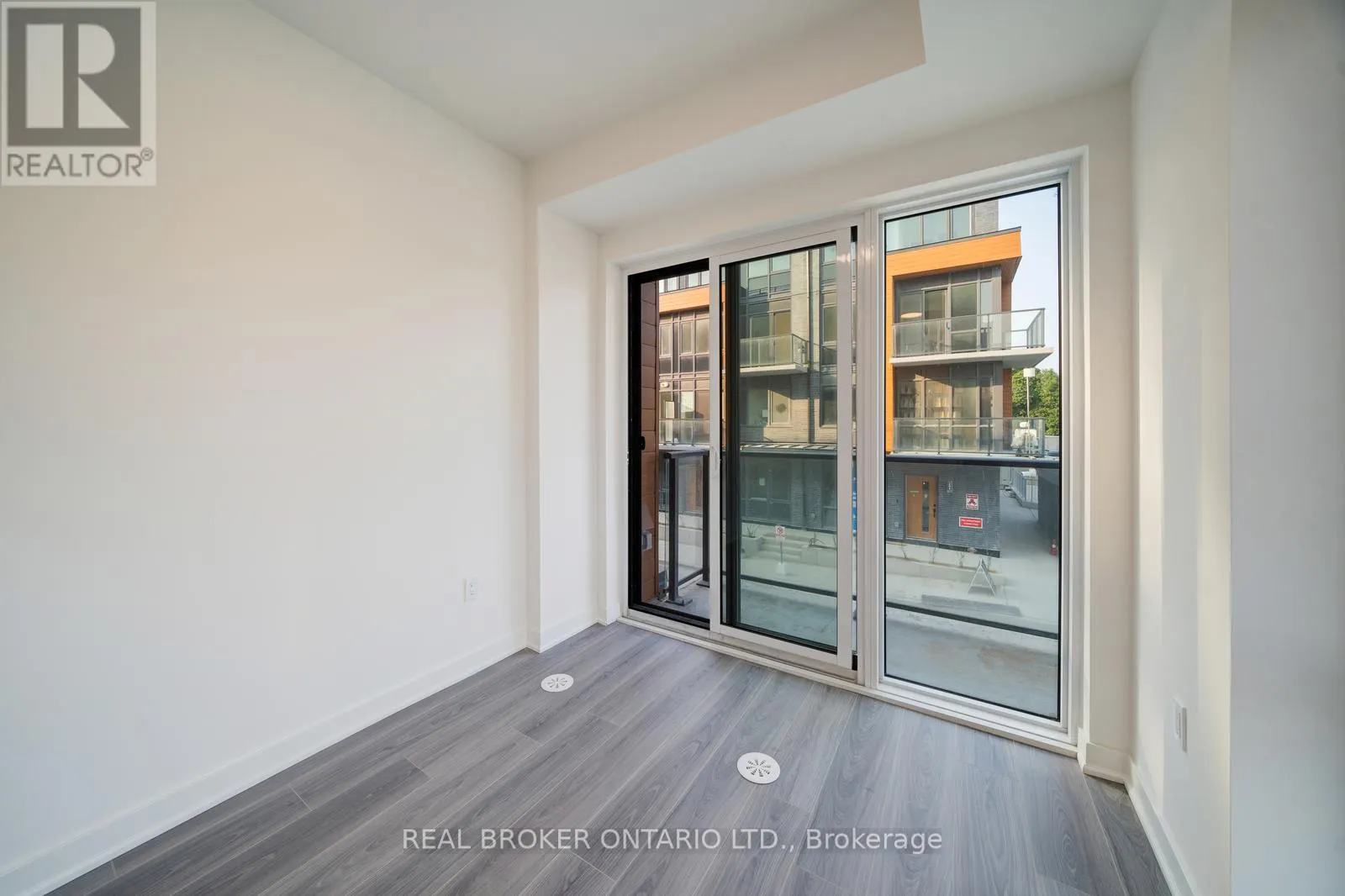 165 - 67 CURLEW DRIVE