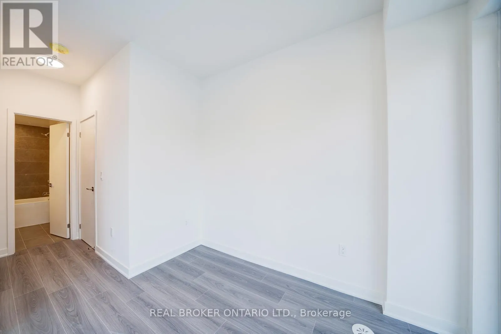 165 - 67 CURLEW DRIVE