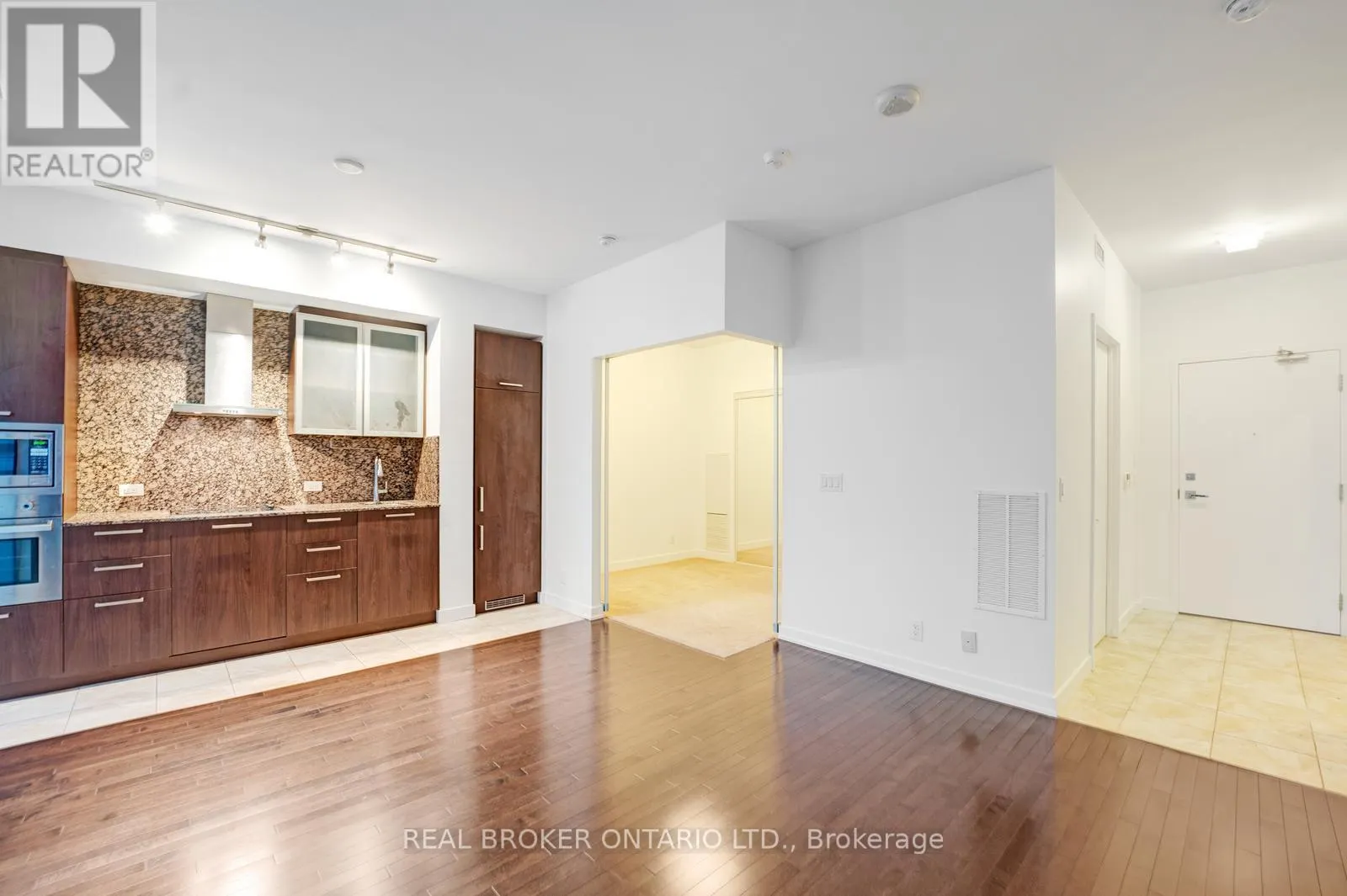 1806 - 14 YORK STREET