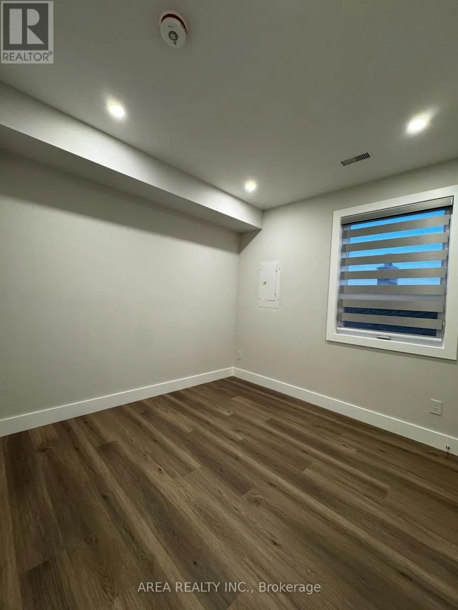 UPPER - 501 NORTHCLIFFE BOULEVARD