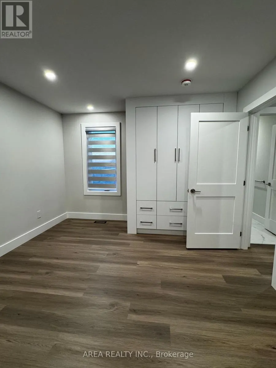 UPPER - 501 NORTHCLIFFE BOULEVARD