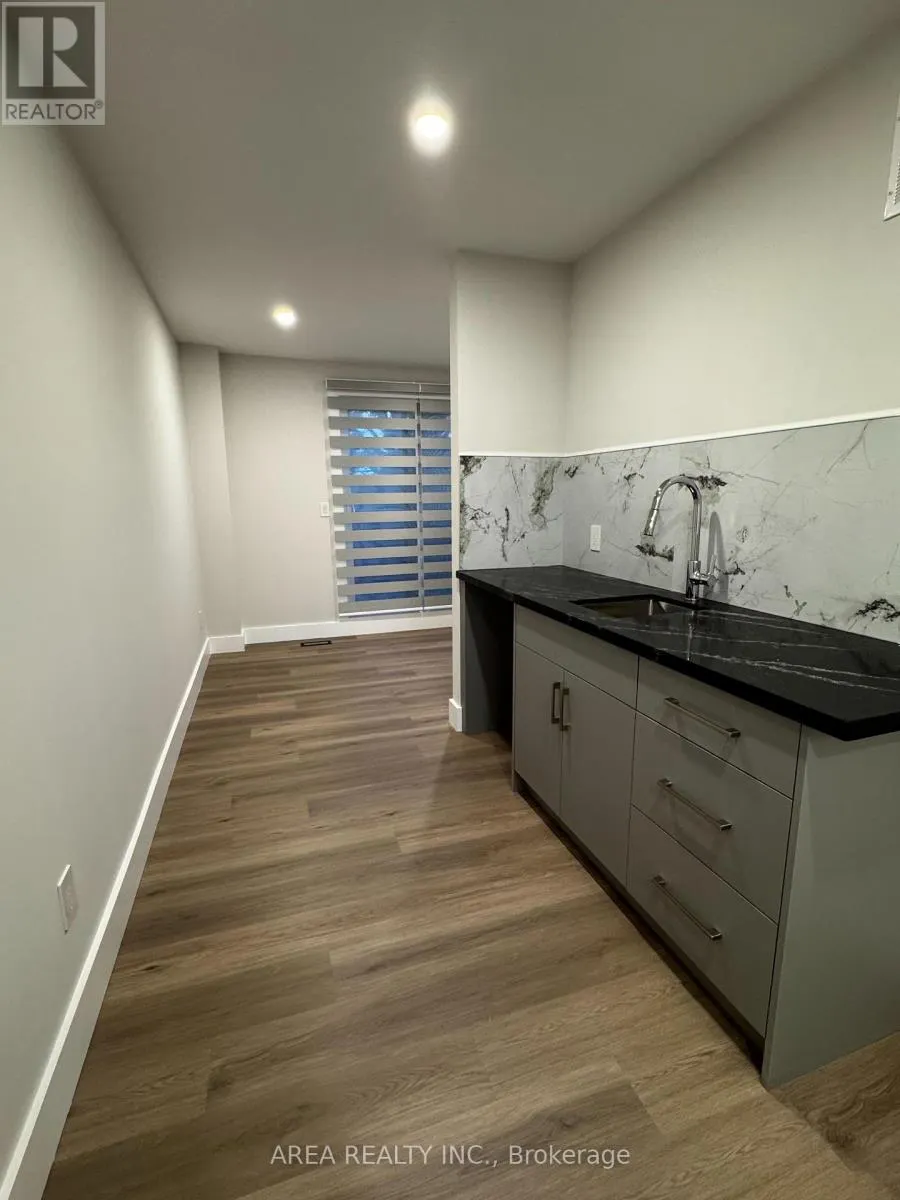 UPPER - 501 NORTHCLIFFE BOULEVARD