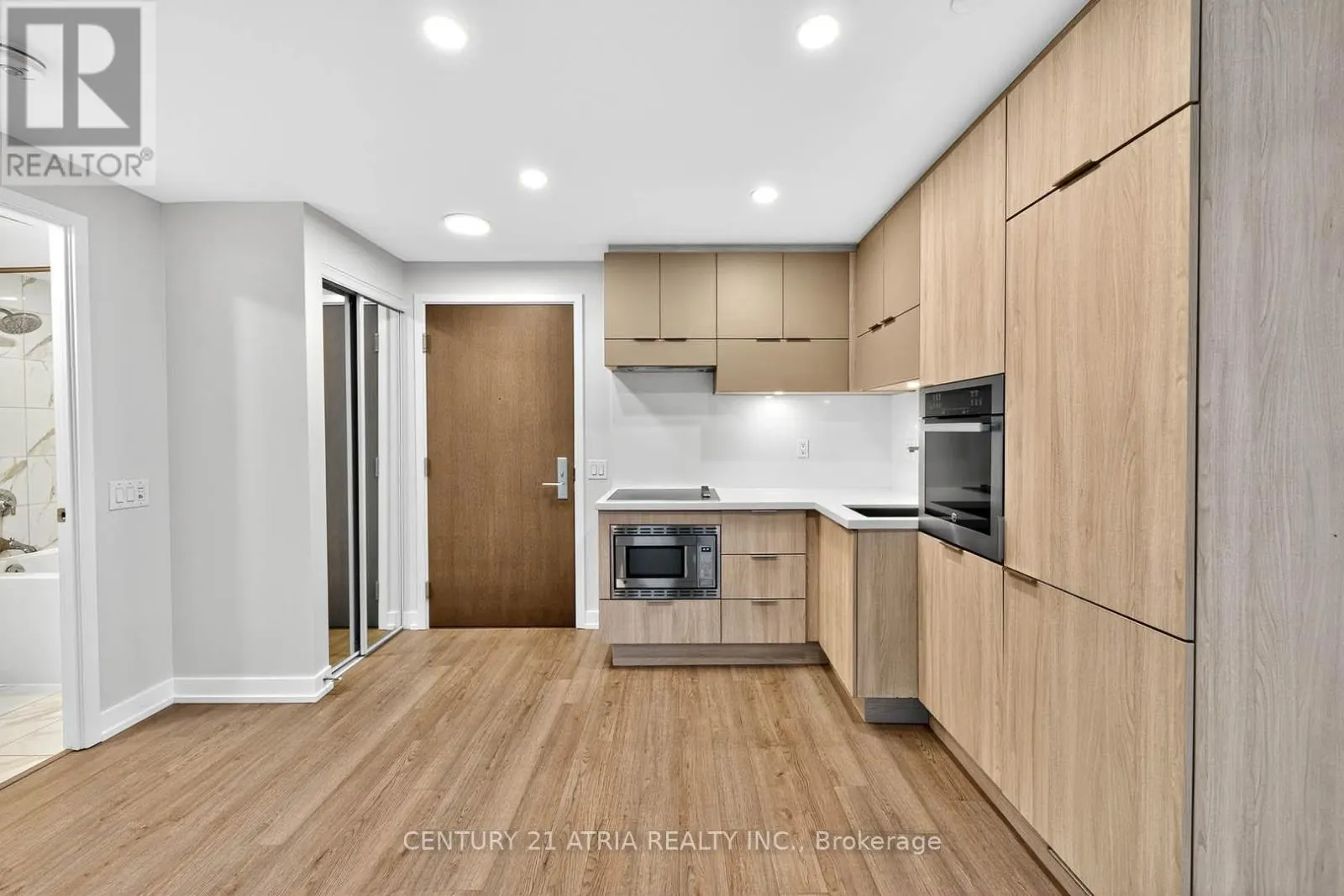 707 - 39 ROEHAMPTON AVENUE
