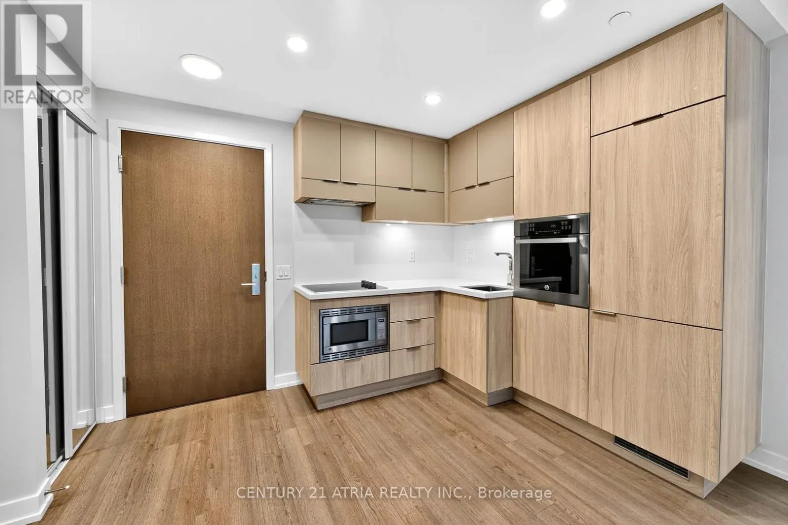707 - 39 ROEHAMPTON AVENUE