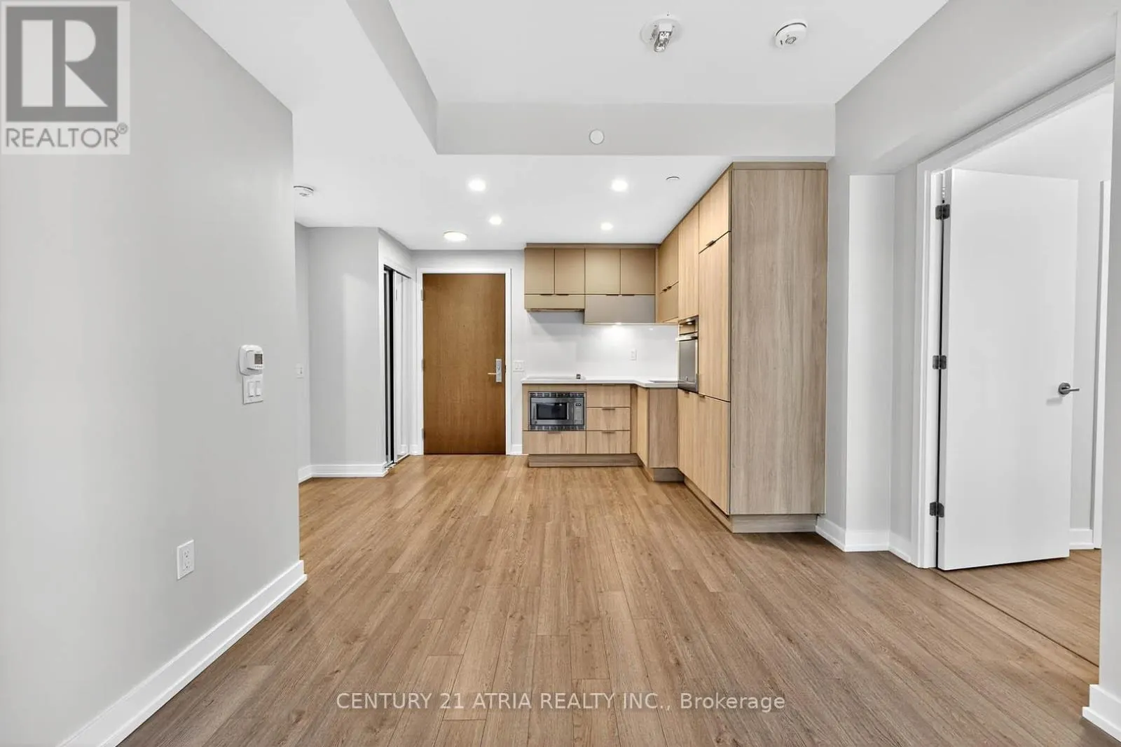 707 - 39 ROEHAMPTON AVENUE