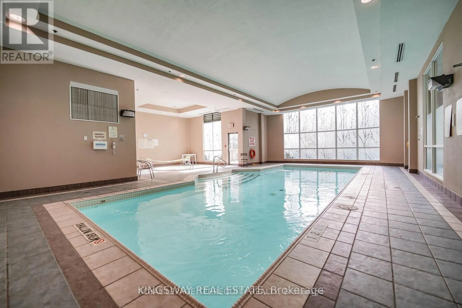 812 - 7 LORRAINE DRIVE