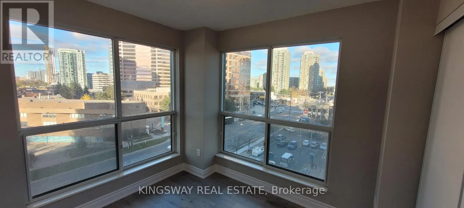 812 - 7 LORRAINE DRIVE