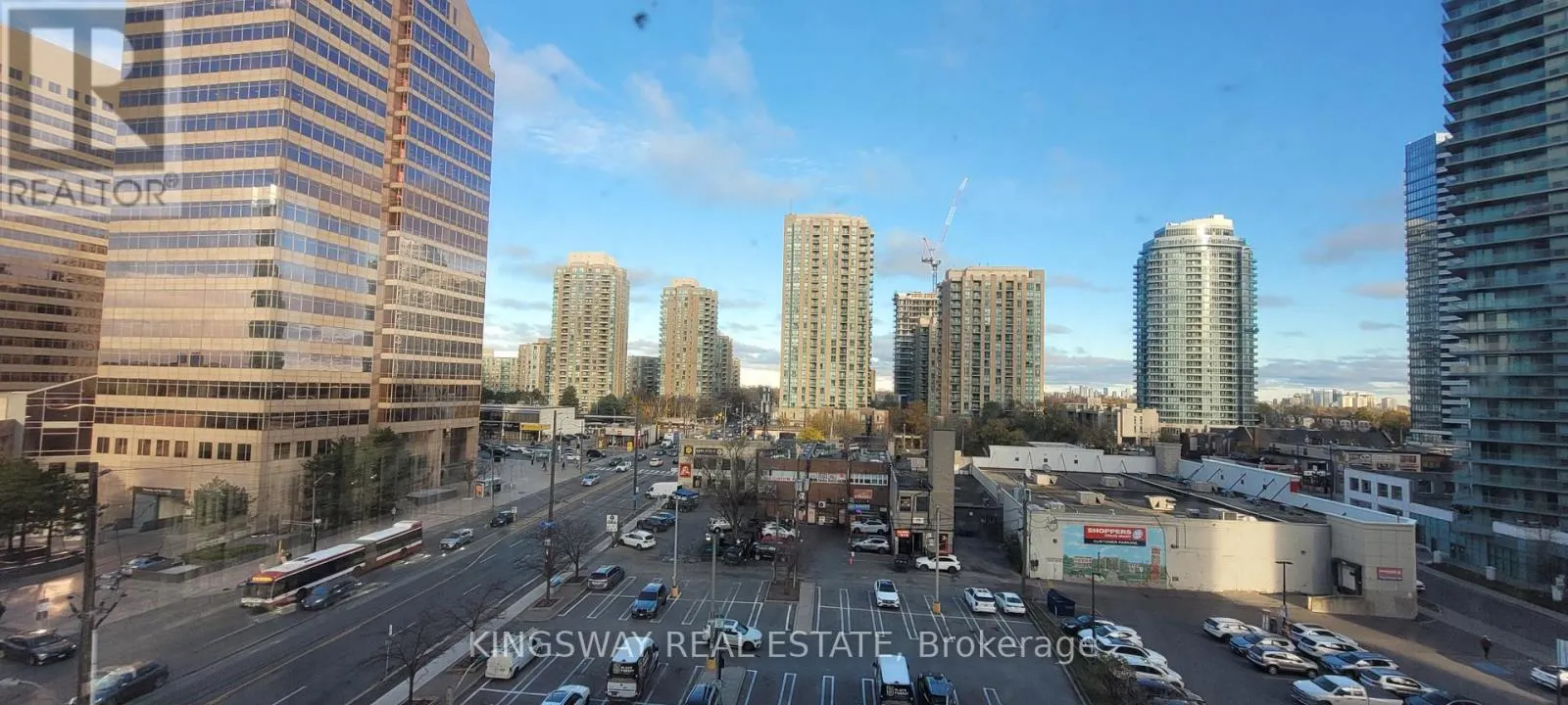 812 - 7 LORRAINE DRIVE