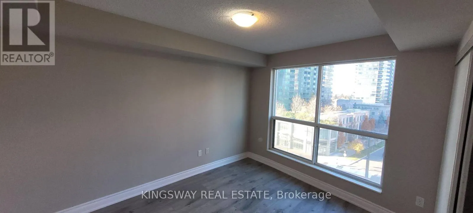 812 - 7 LORRAINE DRIVE