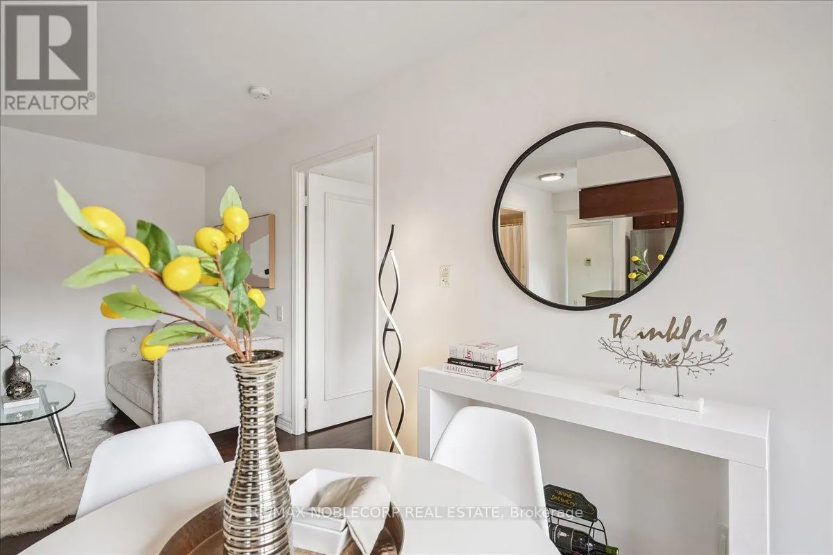1001 - 60 ST.CLAIR AVENUE W