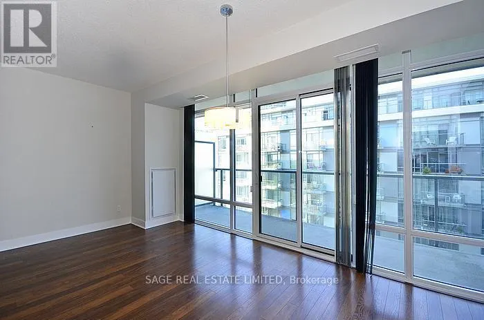 731 - 90 STADIUM ROAD