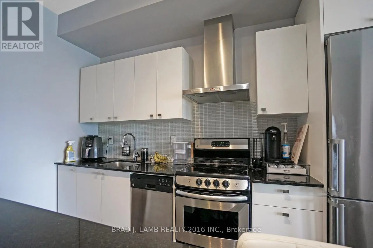 2211 - 51 EAST LIBERTY STREET