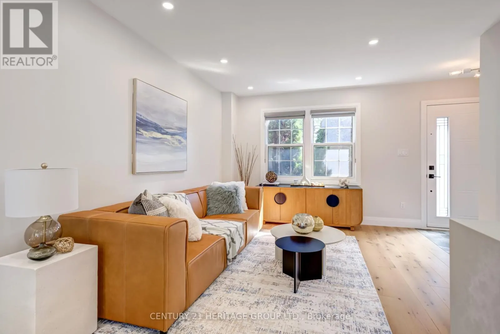 576 BROADWAY AVENUE