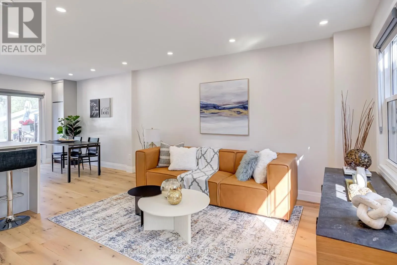576 BROADWAY AVENUE
