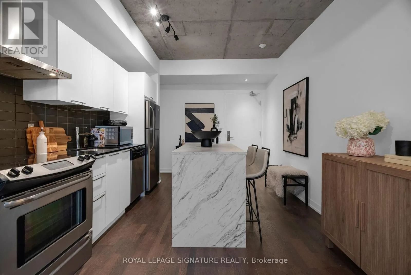 804 - 650 KING STREET W