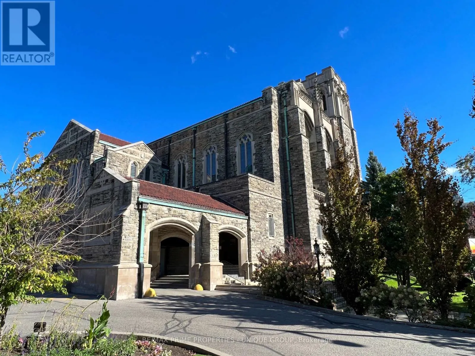 303 - 78 WARREN ROAD