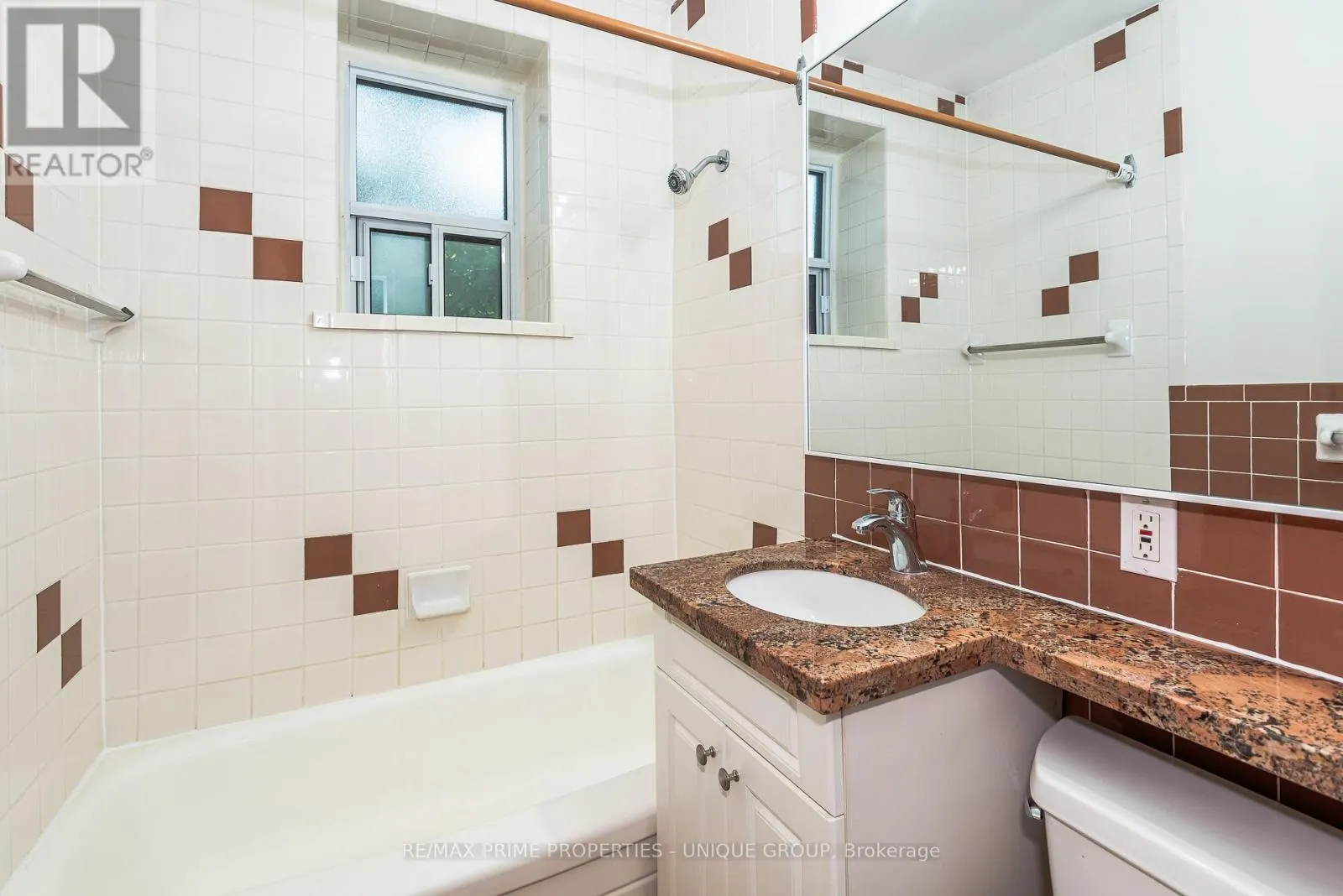 303 - 78 WARREN ROAD