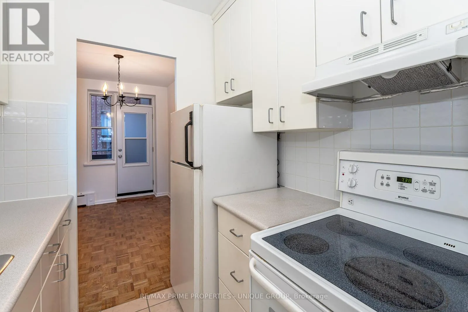 303 - 78 WARREN ROAD