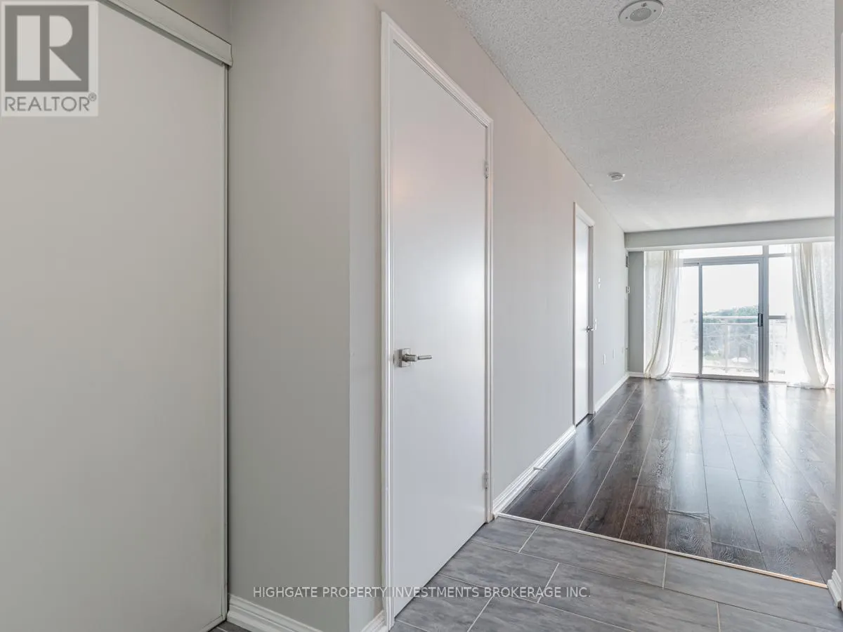 645 - 650 LAWRENCE AVENUE W