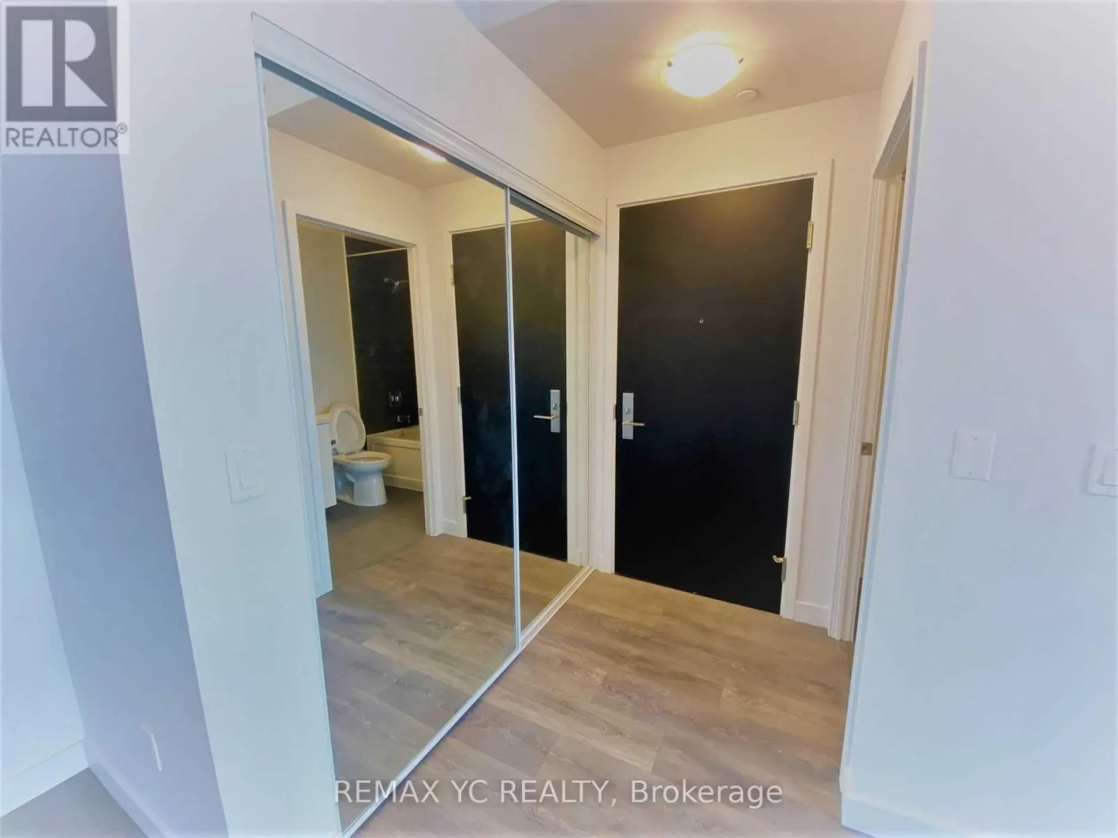 3206 - 8 EGLINTON AVENUE E