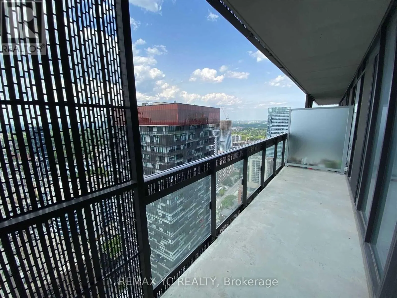 3206 - 8 EGLINTON AVENUE E