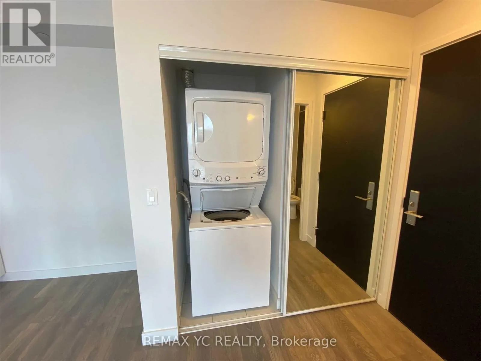 3206 - 8 EGLINTON AVENUE E