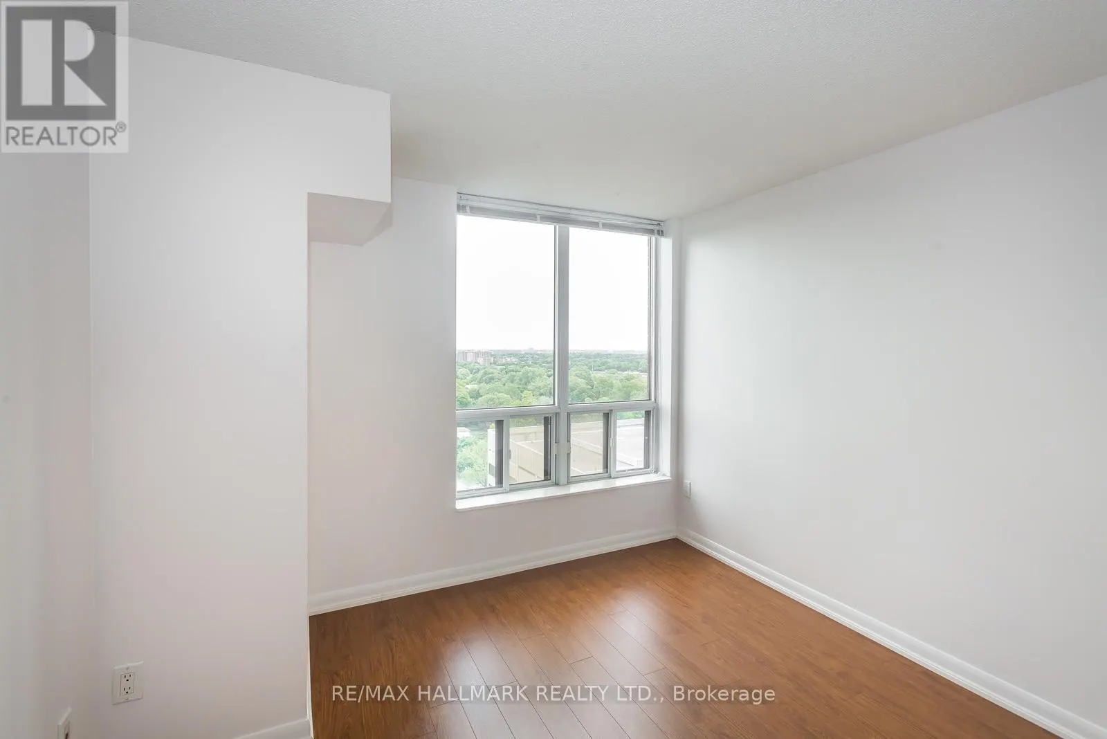 1701 - 33 SHEPPARD AVENUE E