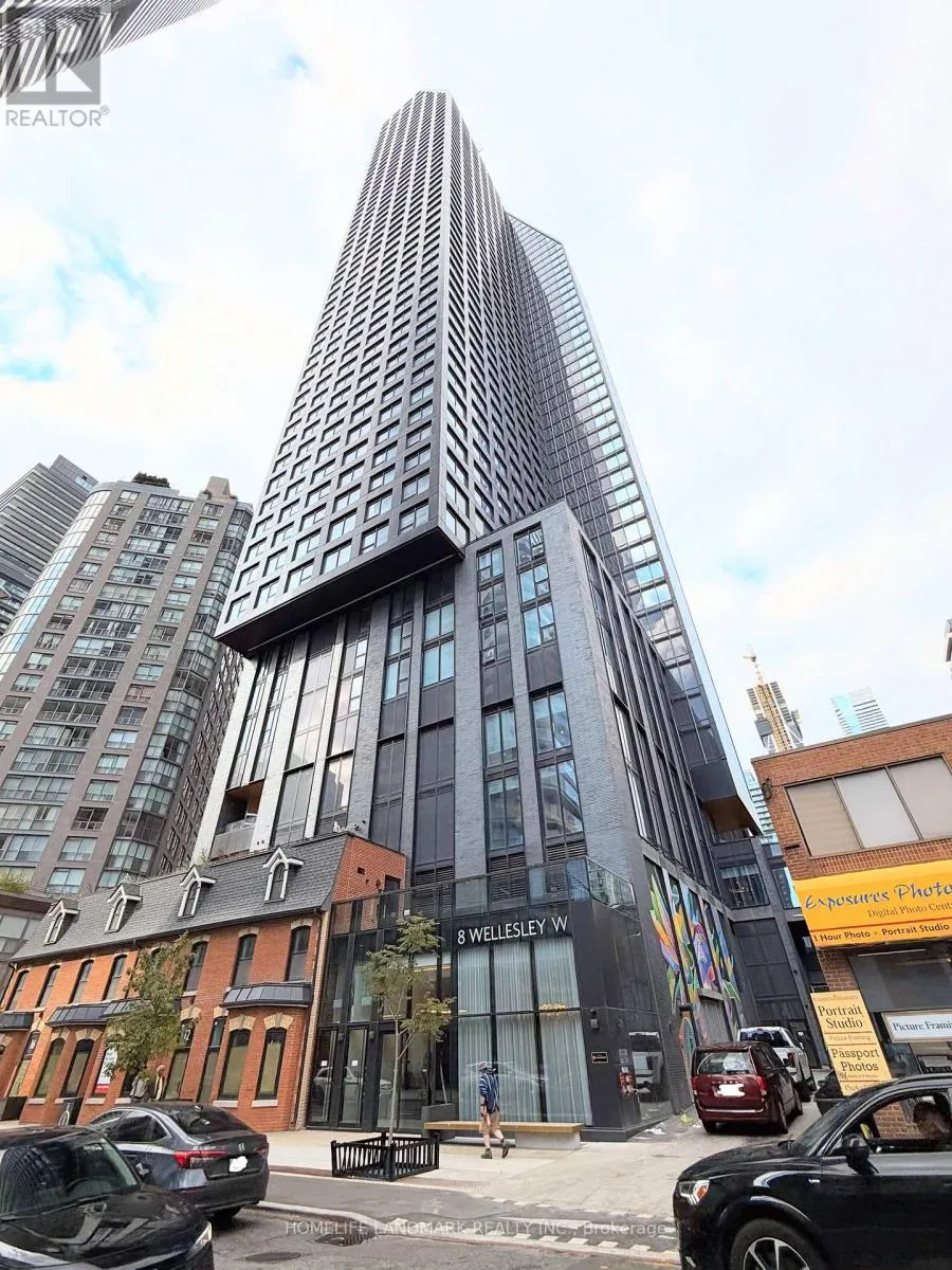 4915 - 8 WELLESLEY STREET W