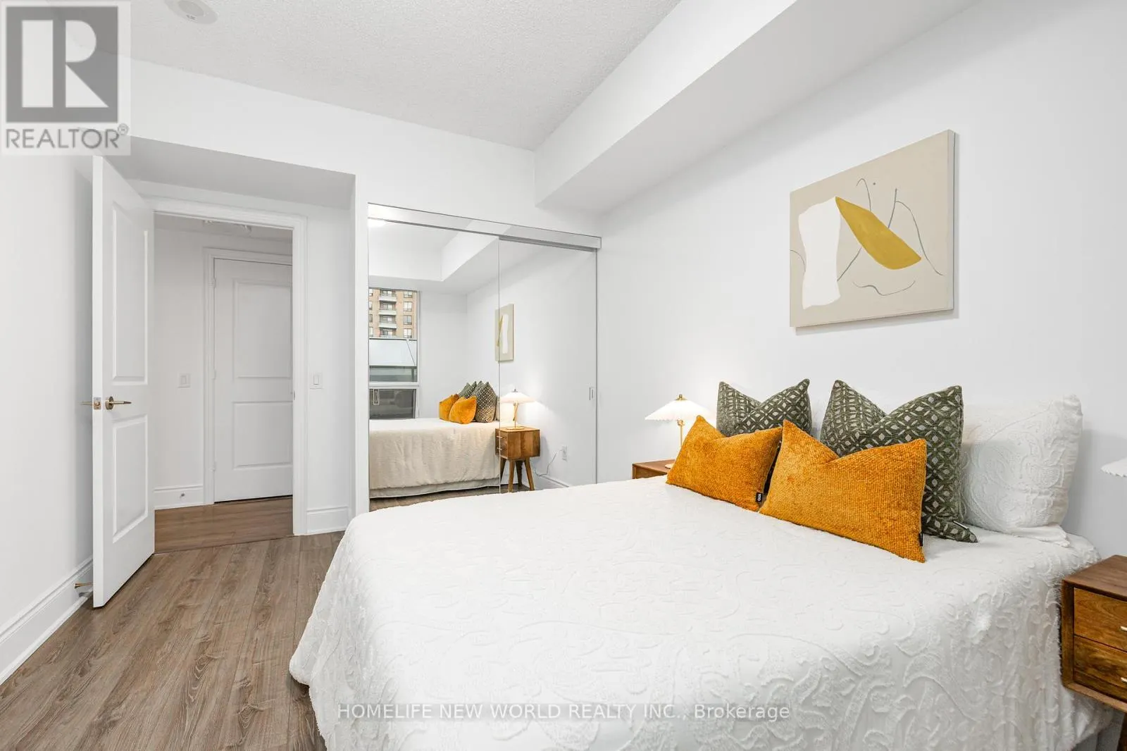 323 - 500 DORIS AVENUE