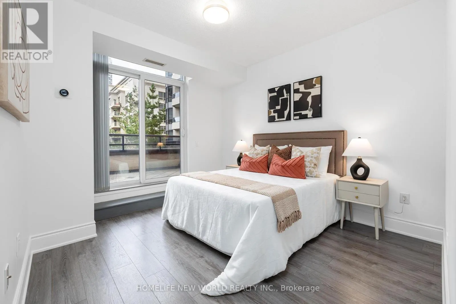 323 - 500 DORIS AVENUE