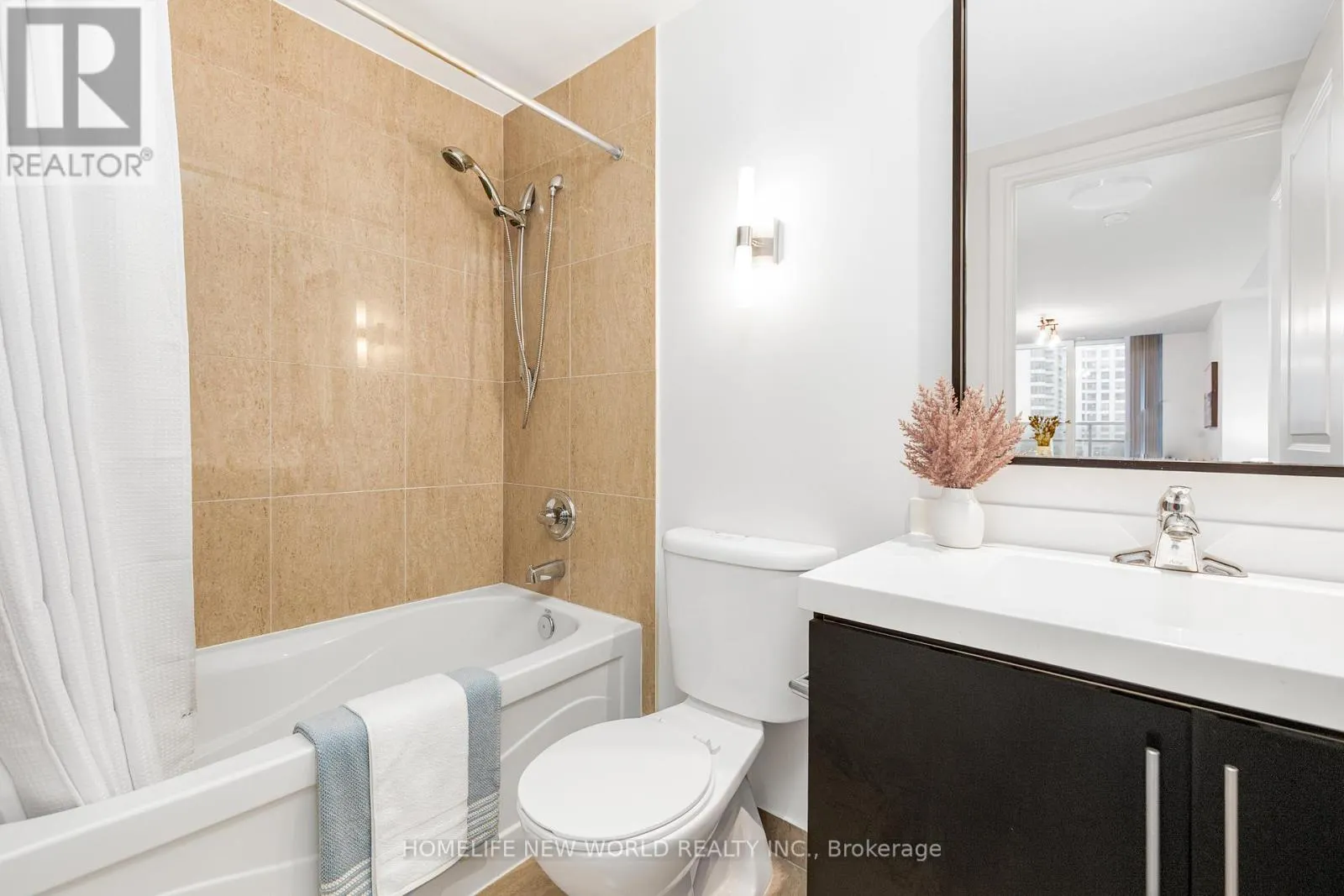 323 - 500 DORIS AVENUE