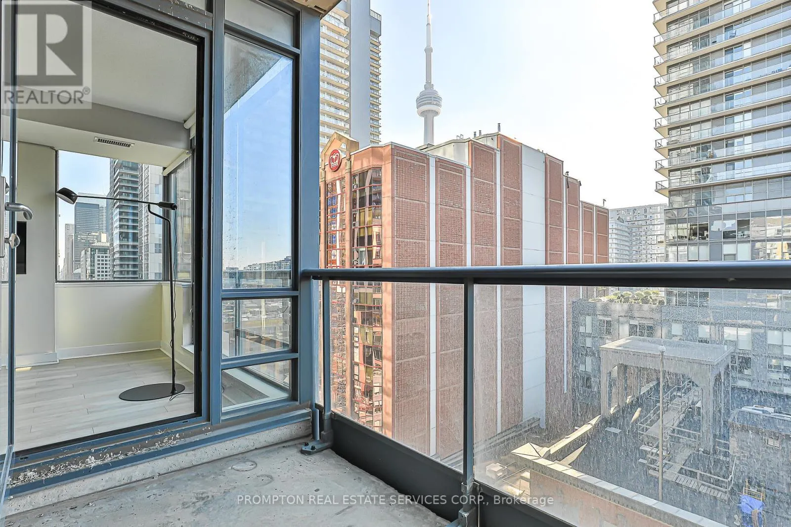 1216 - 438 KING STREET W