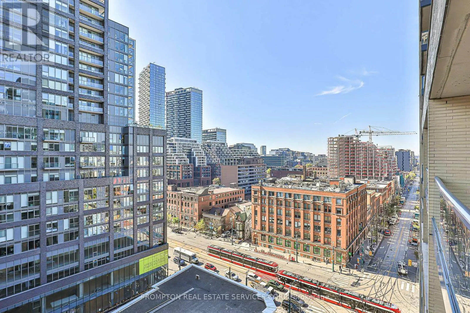 1216 - 438 KING STREET W