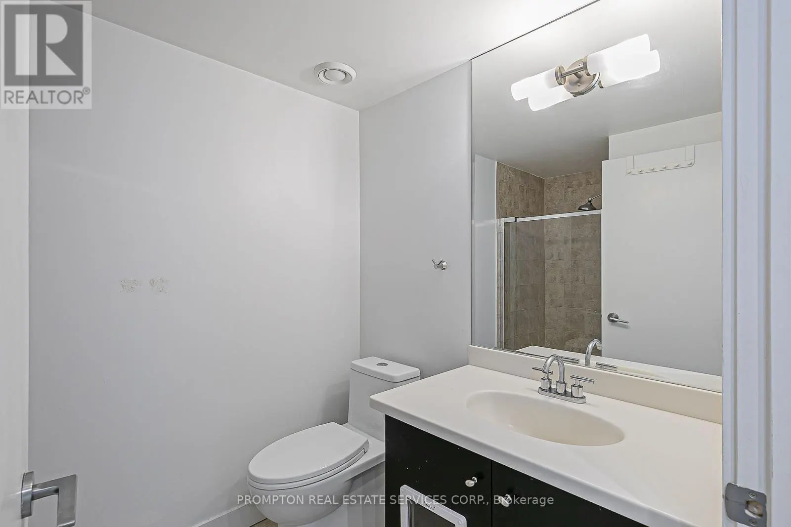 1216 - 438 KING STREET W