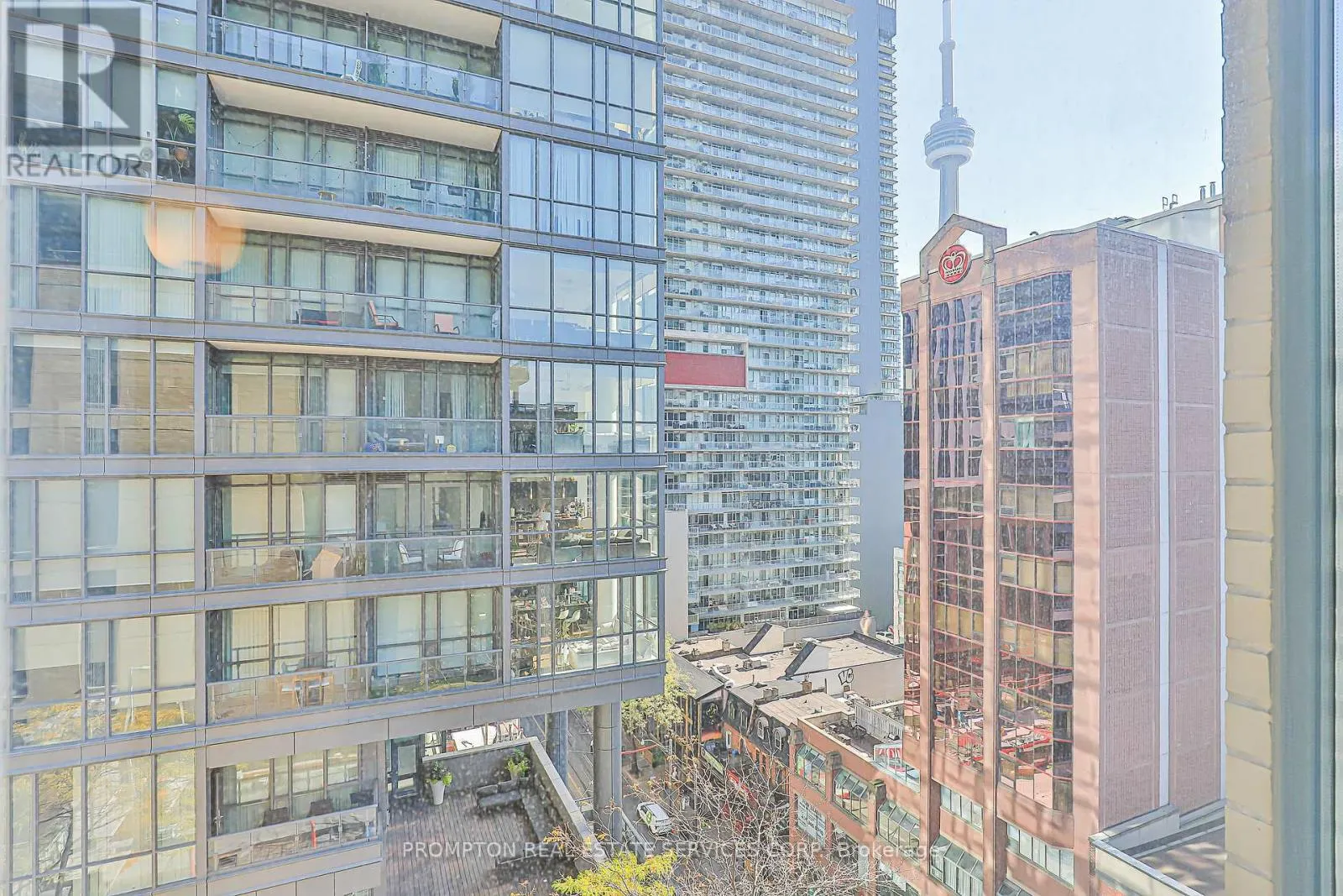 1216 - 438 KING STREET W