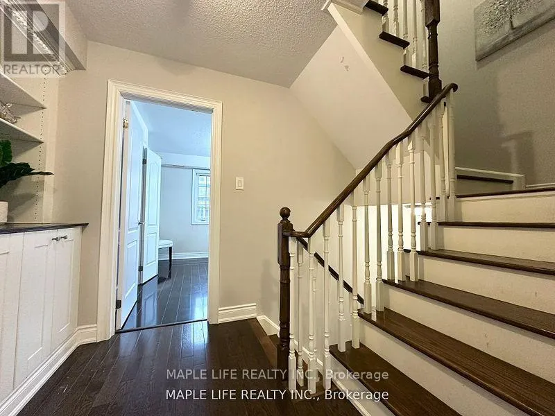 5 HAYES LANE
