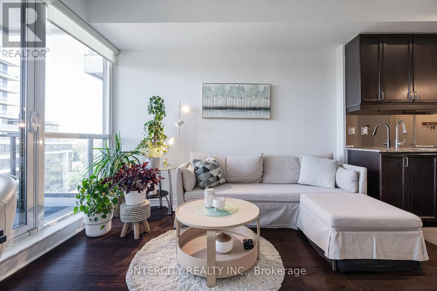 525 - 2885 BAYVIEW AVENUE