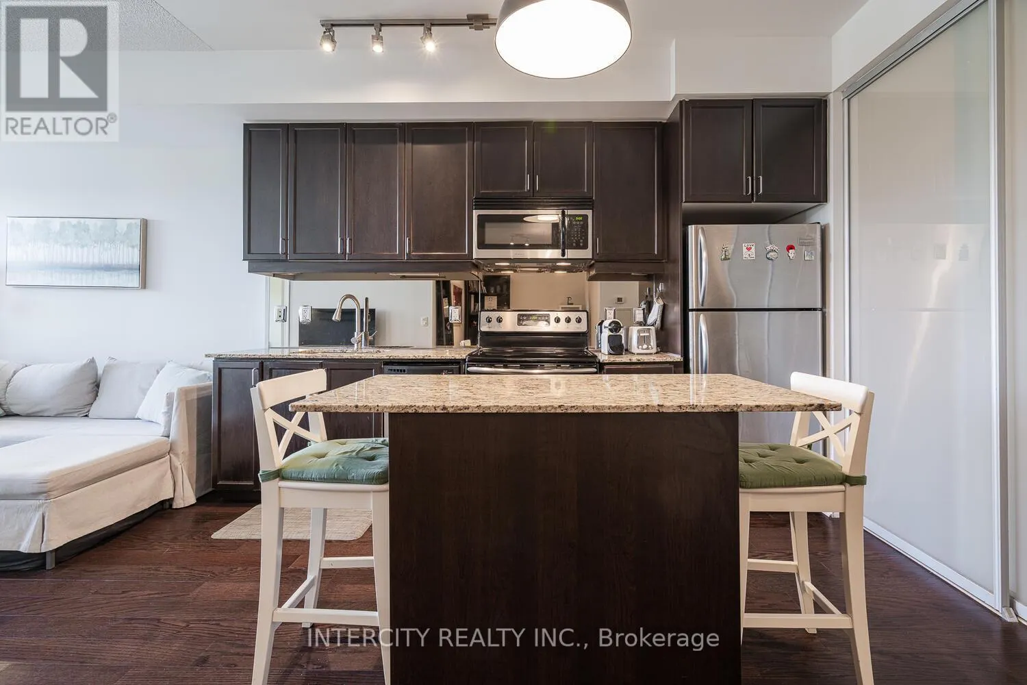 525 - 2885 BAYVIEW AVENUE