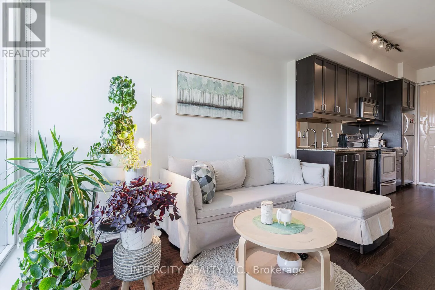 525 - 2885 BAYVIEW AVENUE
