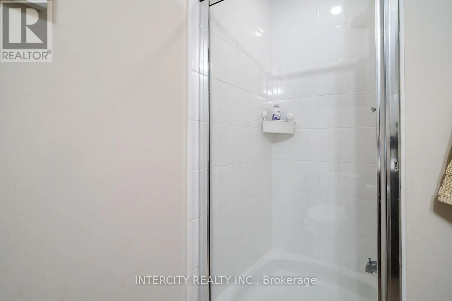 525 - 2885 BAYVIEW AVENUE