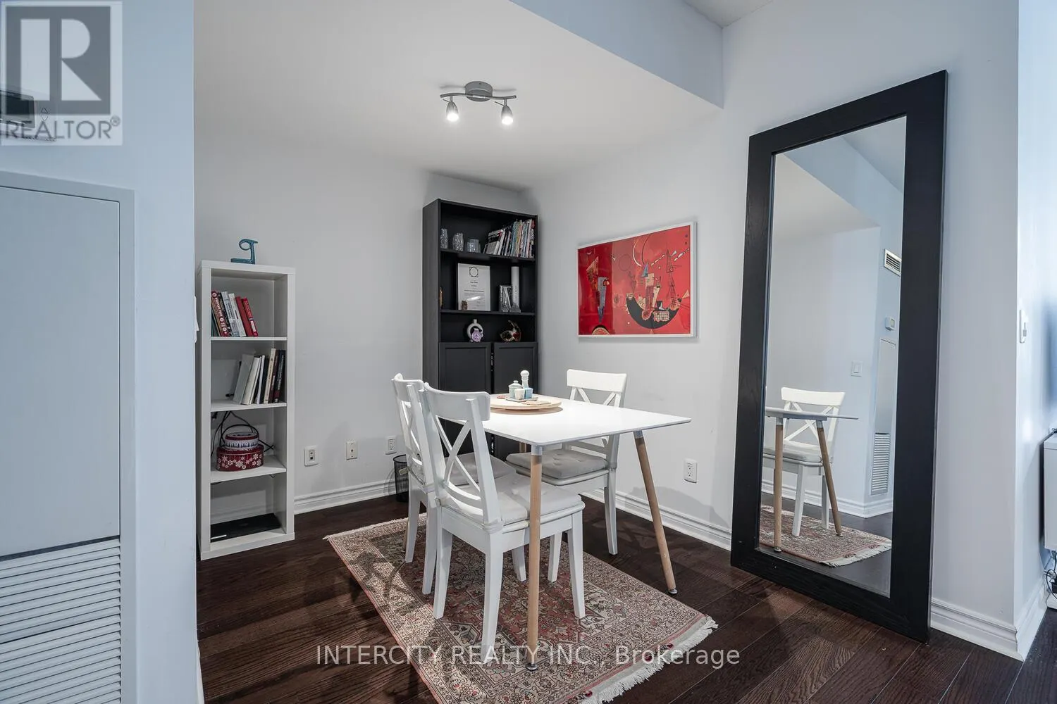 525 - 2885 BAYVIEW AVENUE