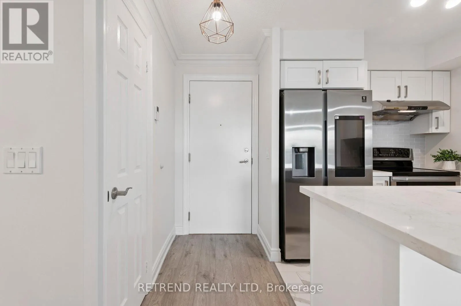 411 - 15 GREENVIEW AVENUE