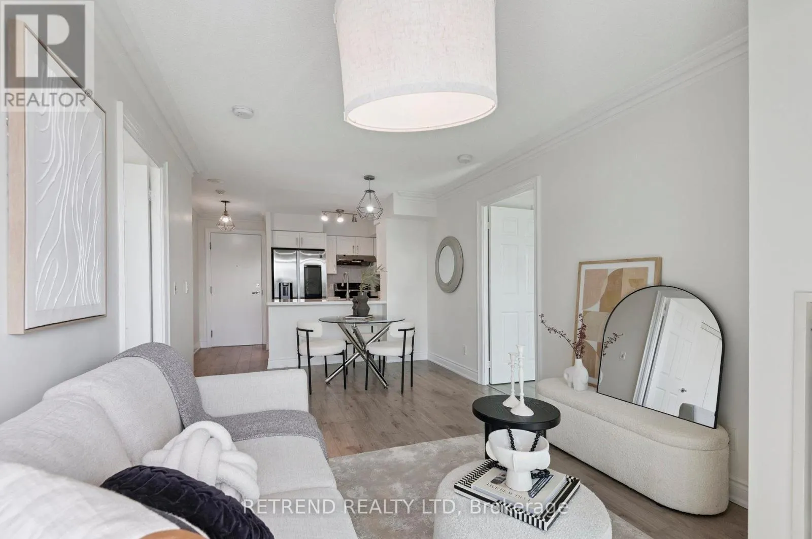 411 - 15 GREENVIEW AVENUE