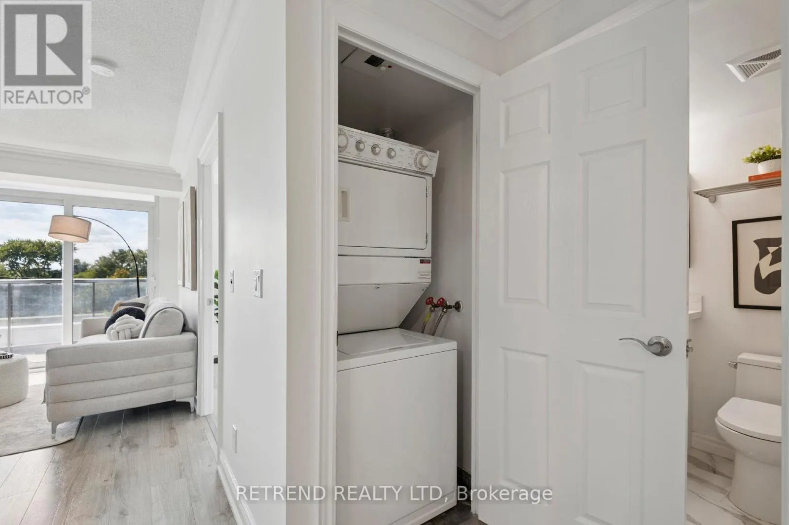 411 - 15 GREENVIEW AVENUE