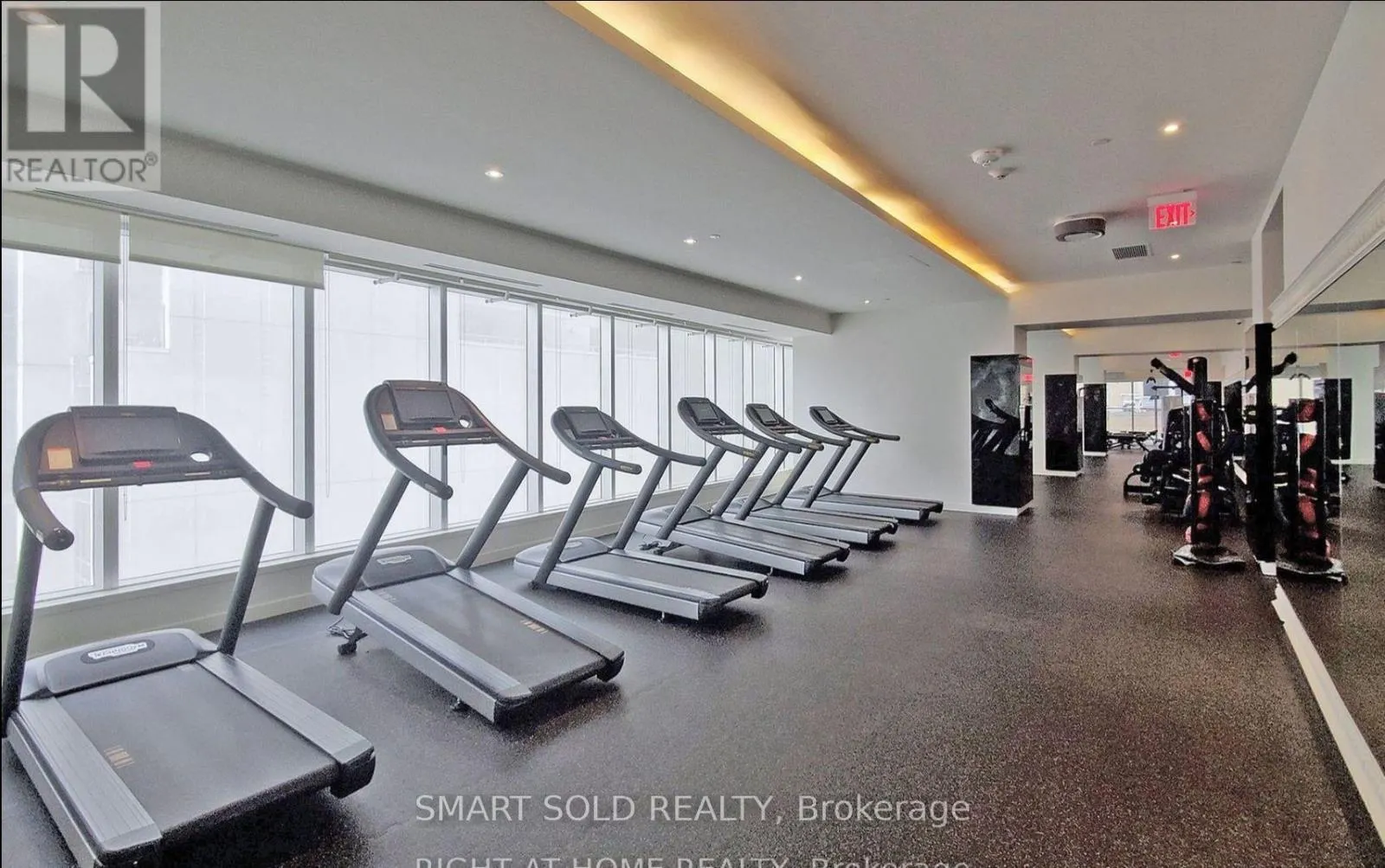 2403 - 197 YONGE STREET