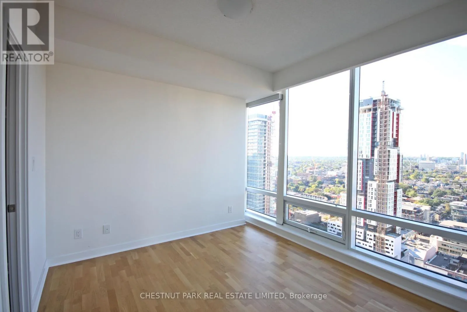 3104 - 295 ADELAIDE STREET W